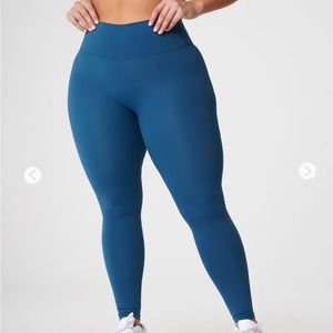 NVGTN signature leggings